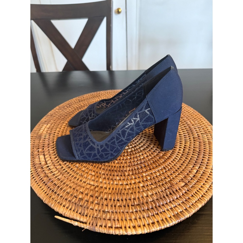 Ann Marino Navy Blue Peep Toe Block Heels Geometric Mesh Pumps Size 8M